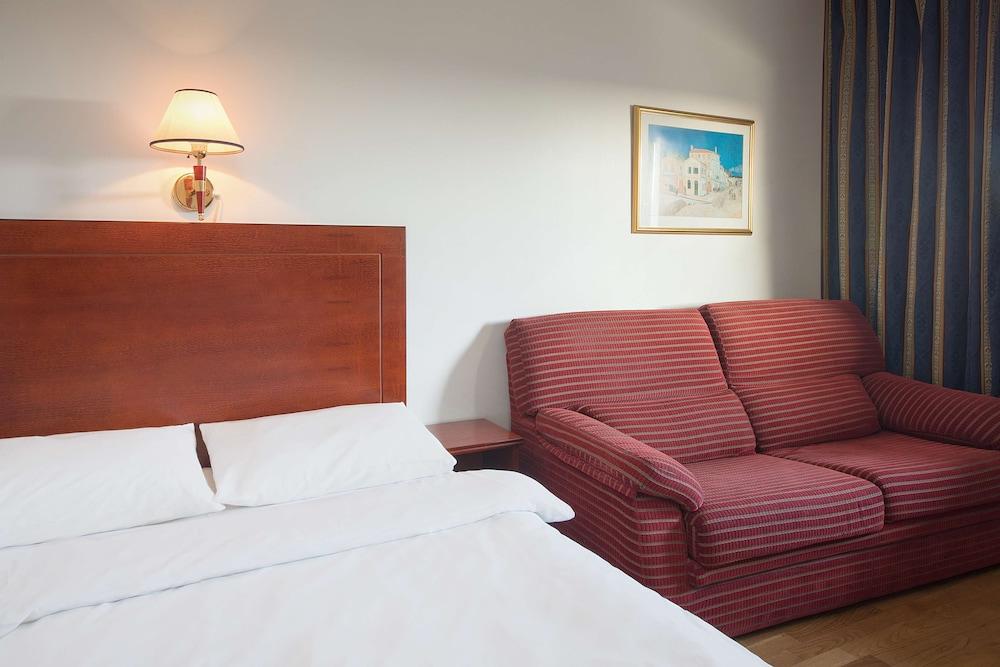 Park By Radisson Oslo Airport West Hotel Garder